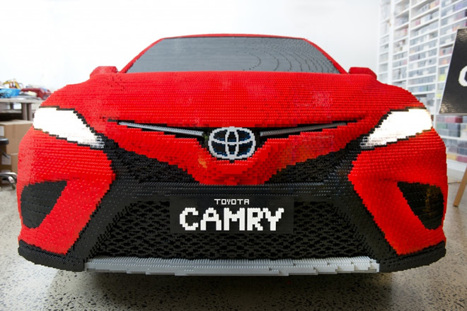 Hình ảnh đầu xe Toyota Camry được làm từ Lego