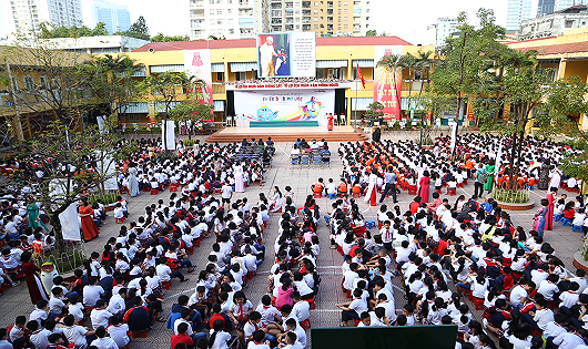 Hình ảnh buổi lễ phát động cuộc thi Toyota tại trường Tiểu học